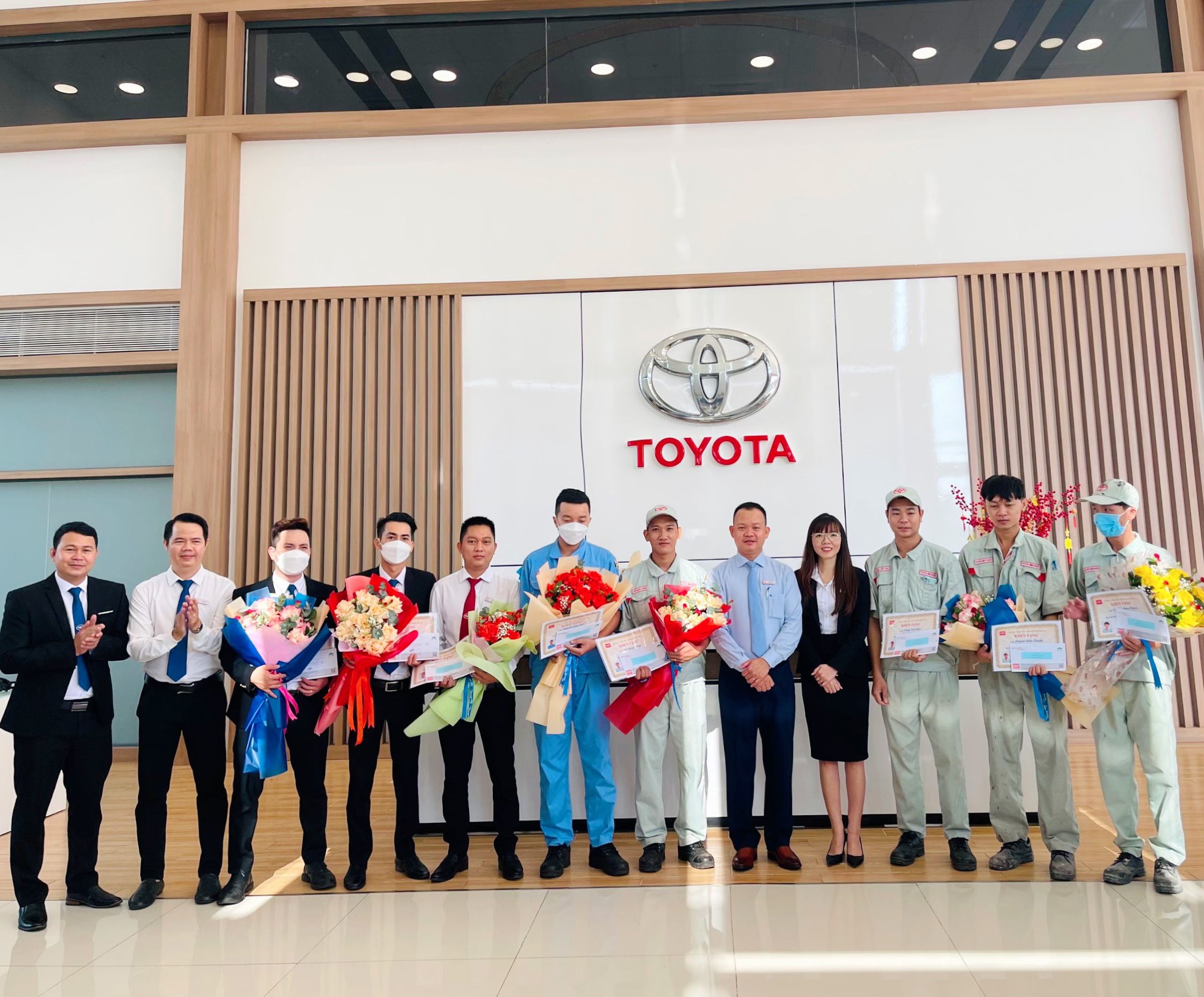 Toyota Bình Phước trao thưởng cho nhân viên xuất sắc